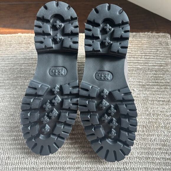 Nisolo Go-To Lug Chelsea Boot New In Box Size: 9 Color: Grey - Picture 6 of 9